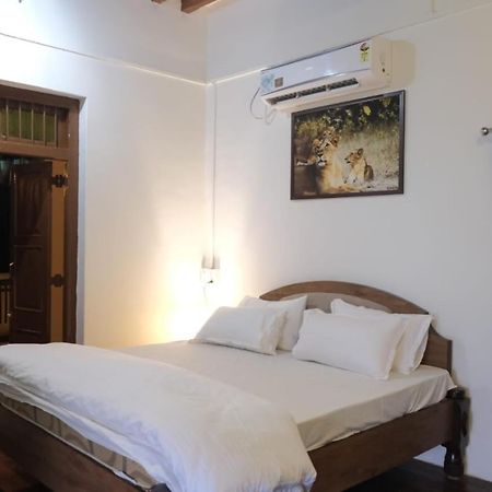 Hotel Ashirwad Junagadh Exterior photo