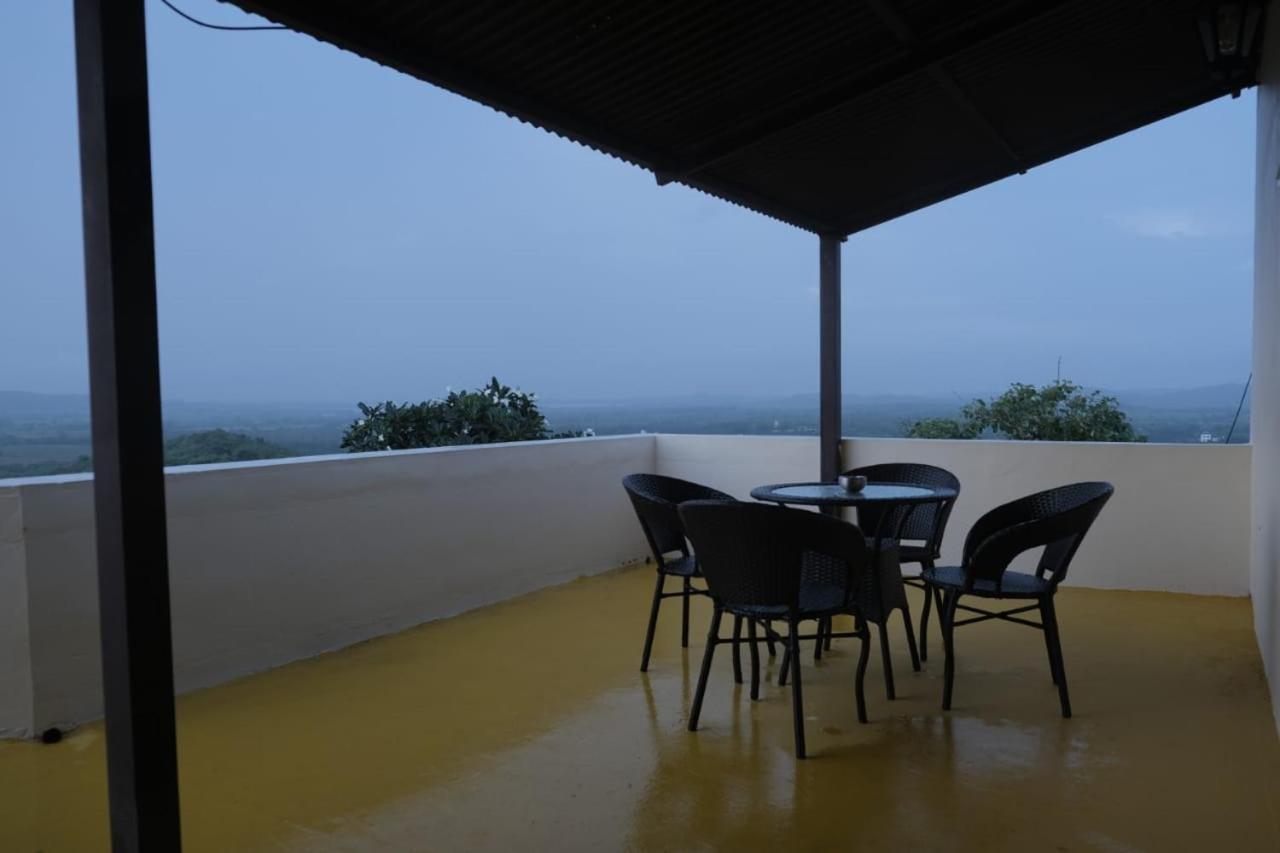 Hotel Ashirwad Junagadh Exterior photo