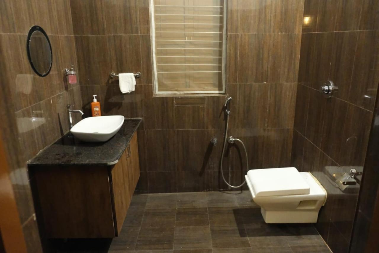 Hotel Ashirwad Junagadh Exterior photo